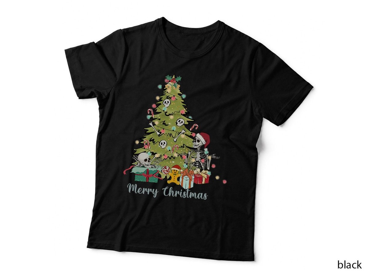 Christmas Tree Skulls Skeletons Creepy Macabre (C) T-Shirt