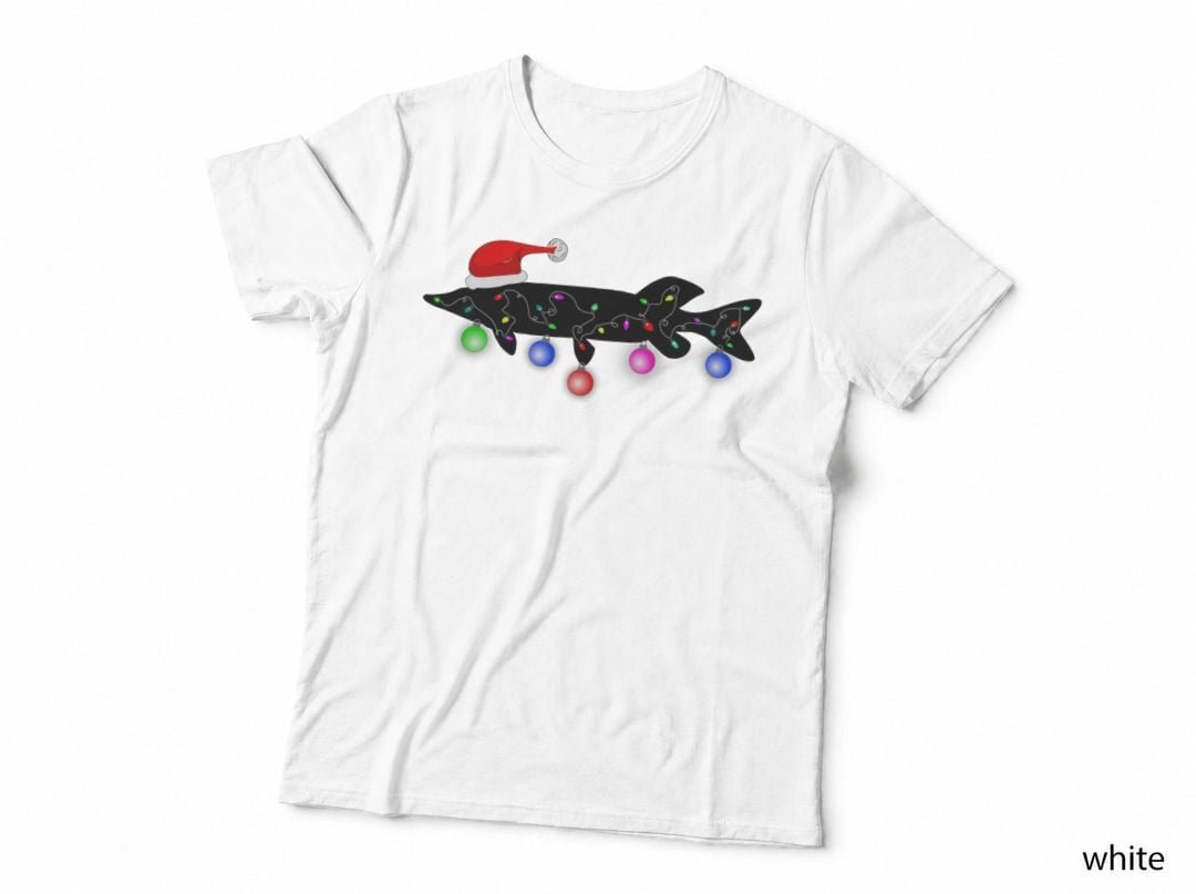 Ice Fishing Muskie Christmas Gifts Musky Funny Santa Pike T-Shirt