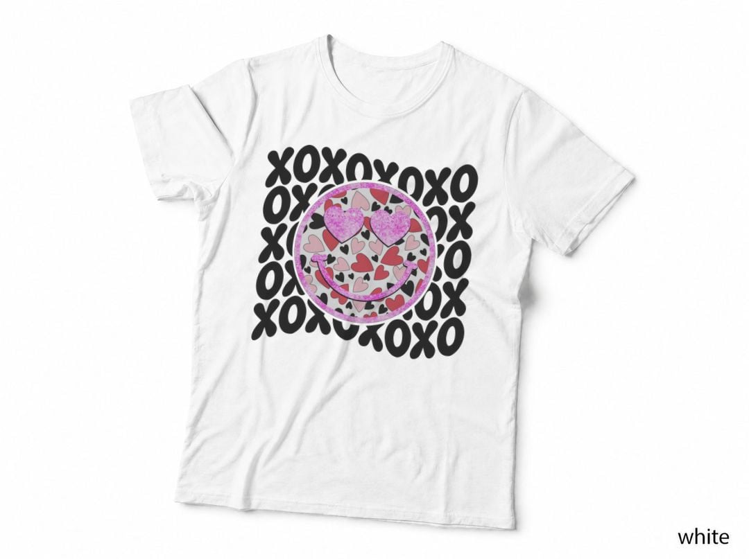 XOXO Circle Xoxoxo Hearts Pattern Repetitive Text T-Shirt