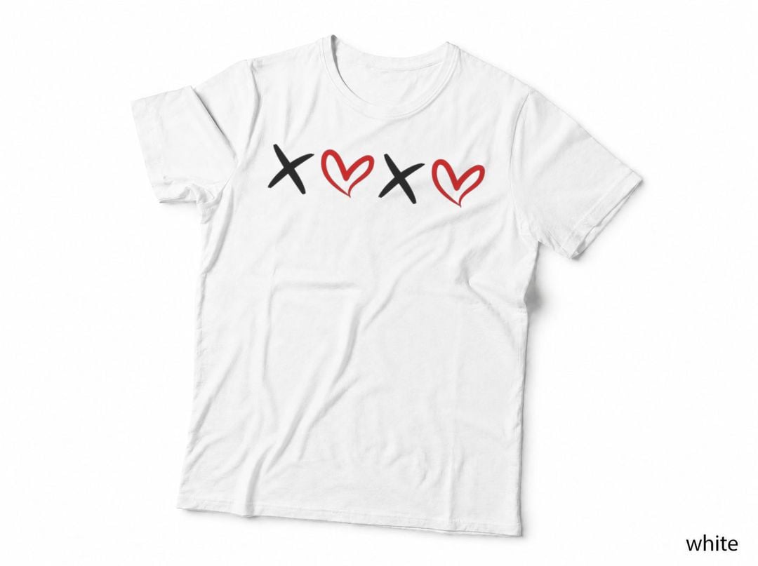 XOXO Grid X and O Repeated Pattern Tic-Tac-Toe Style T-Shirt