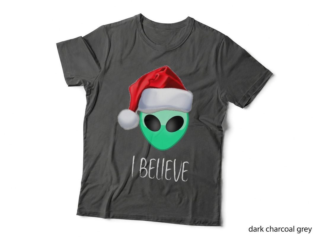 Alien Christmas I Believe Santa Hat UFO Gift T-Shirt