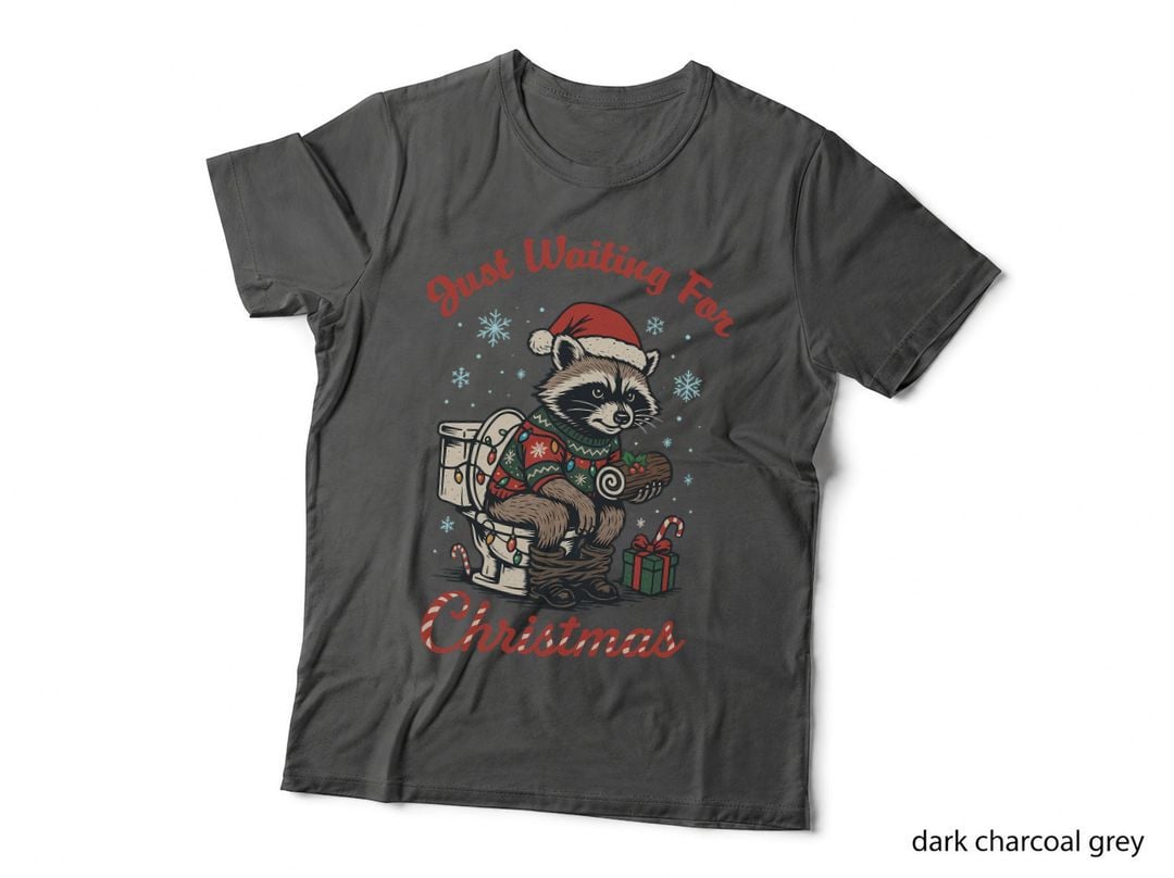 Funny Raccoon Pooping Christmas Yule Log Santa Hat Holiday Humor T-Shirt