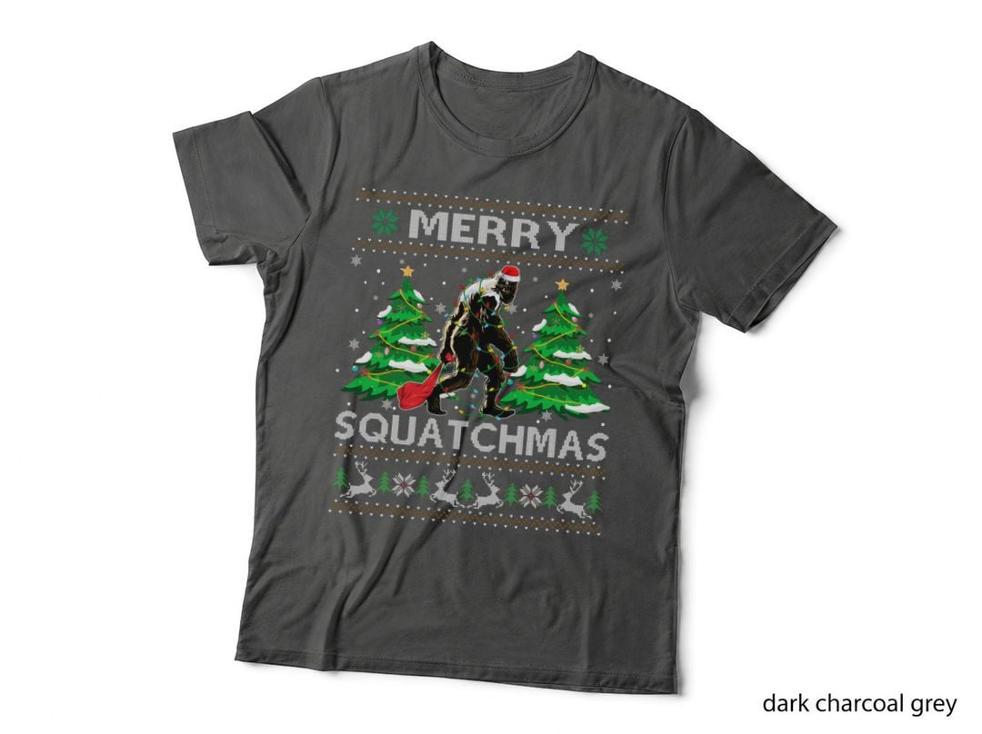 Merry Squatchmas Santa Bigfoot Sasquatch Ugly Xmas Sweater T-Shirt