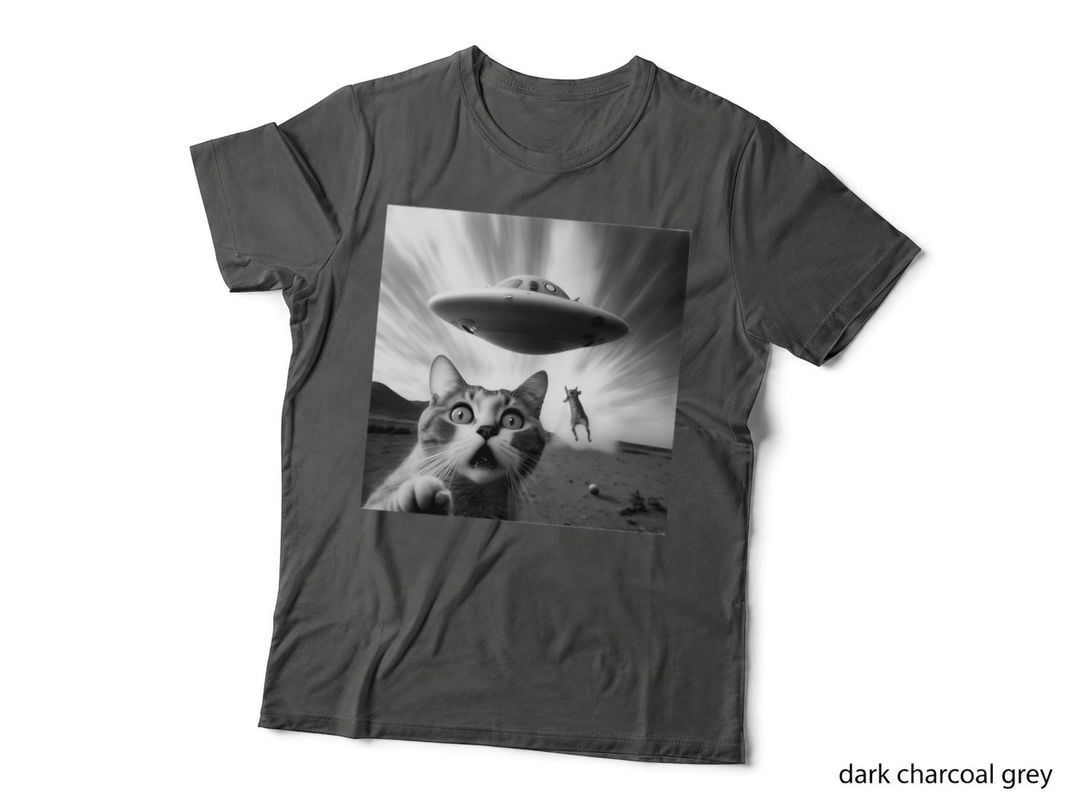 Alien UFO Funny Cat, Space Cat, Sci-Fi Humor, Extraterrestrial, Men's T-Shirt
