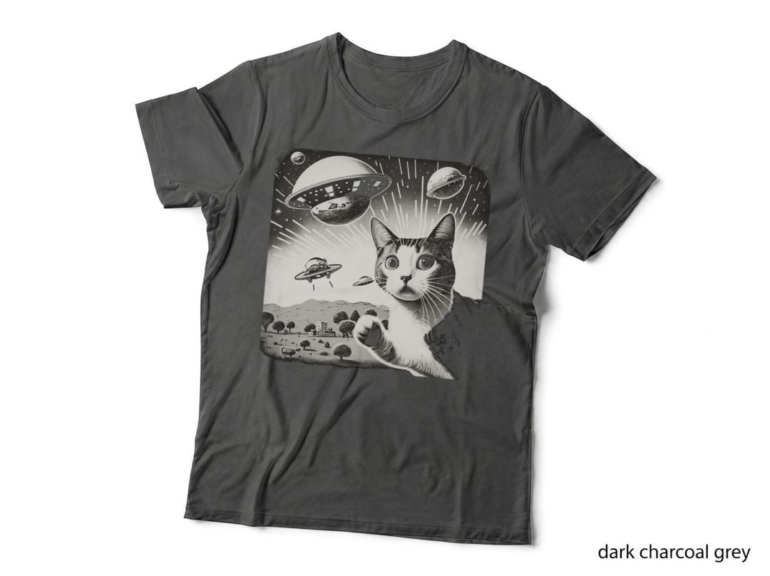 Cat Incident Involving Uaps Funny UFO Retro Aliens, Alien Humor T-Shirt