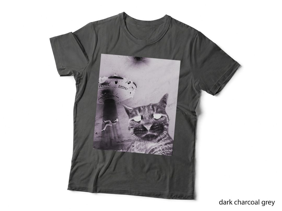 Funny Cat Photo With UFO Alien T-Shirt