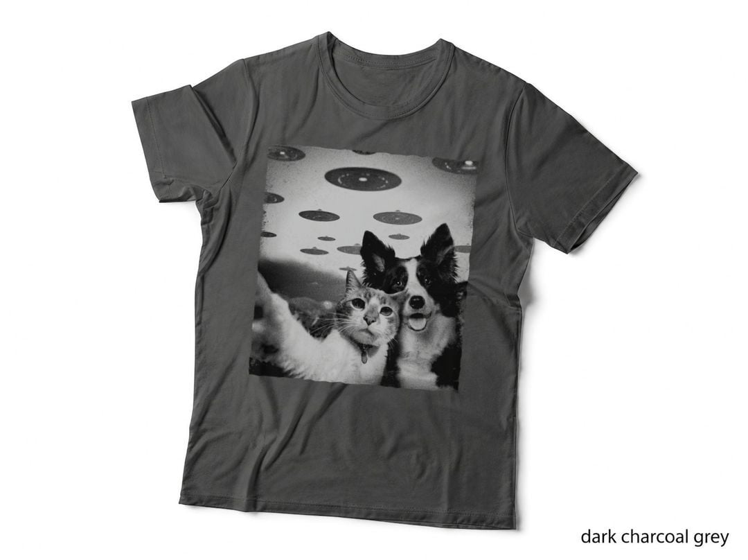 Funny Cat and Dog Selfie with Alien UFO, Space Themed, Pet Lovers T-Shirt