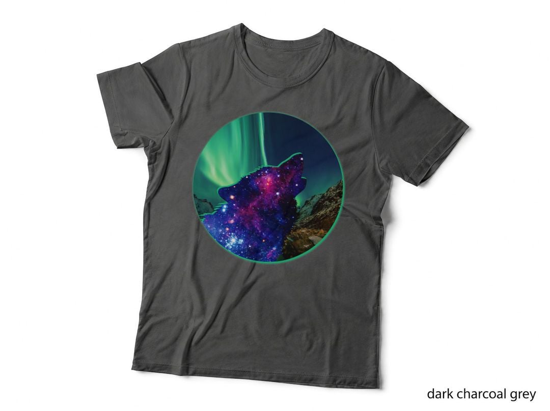 Howling Wolf Northern Lights Aurora Borealis Alaska Space T-Shirt