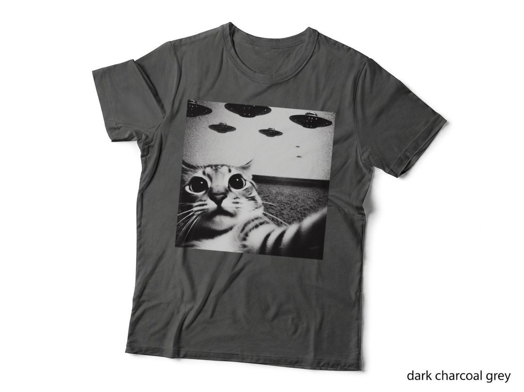 Classic Funny Alien Cat UFO, Cat Lover Gift, Pet Owner T-Shirt