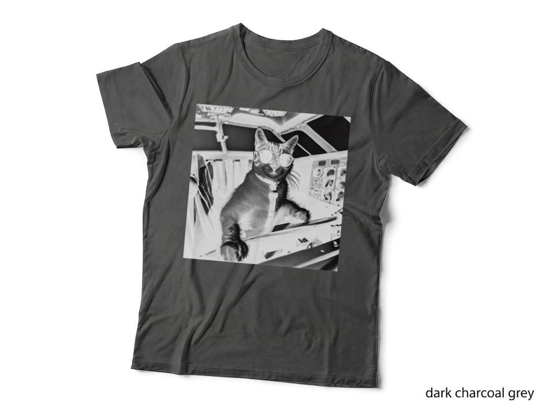 Funny Pilot Cat Wearing Sunglasses Flying a Plane T-Shirt