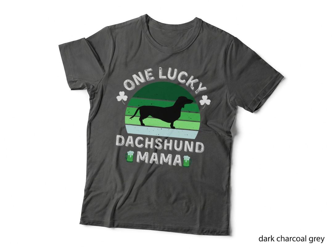 One Lucky Dachshund Mama Funny St Patrick's Day Women T-Shirt