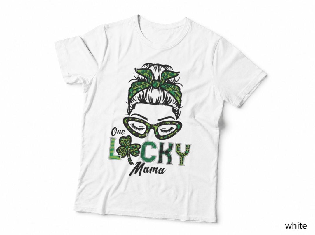 One Lucky Mama Hairbun Saint Paddy St Patricks Day Women Mom T-Shirt