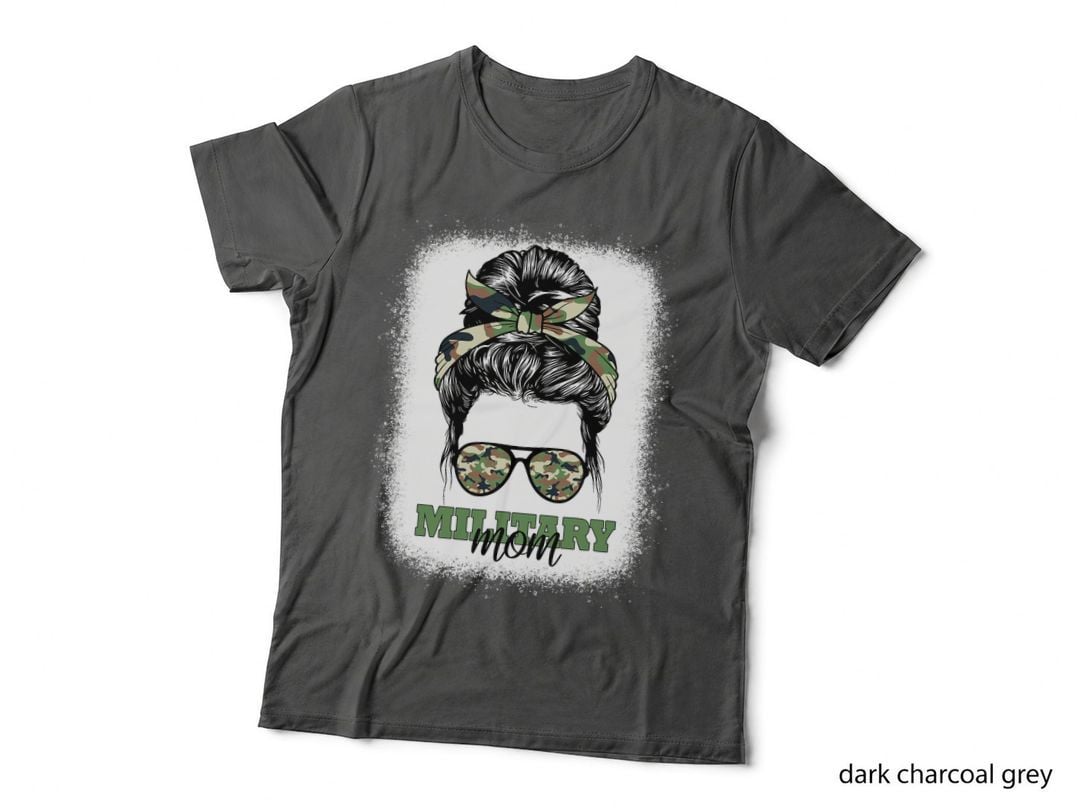 Military Mom Bleached Messy Bun Camo Patriotic Mother's Day T-Shirt