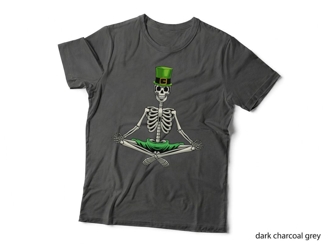 Yoga Skeleton St Patricks Day Funny Irish Leprechaun Hat T-Shirt