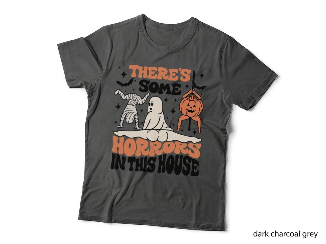 There's Some Horrors in This House Funny Halloween Retro Funny Ghost T-Shirt