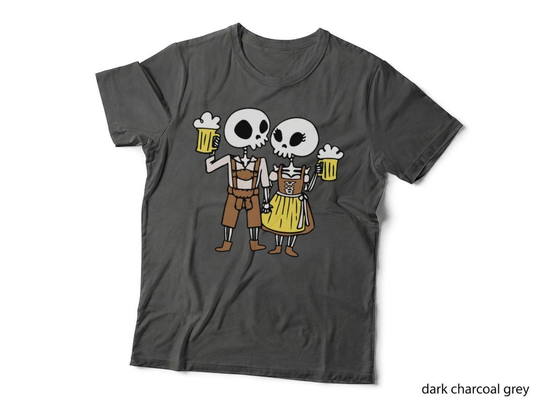 Skeleton Couple Cheering Beer Oktoberfest Halloween T-Shirt