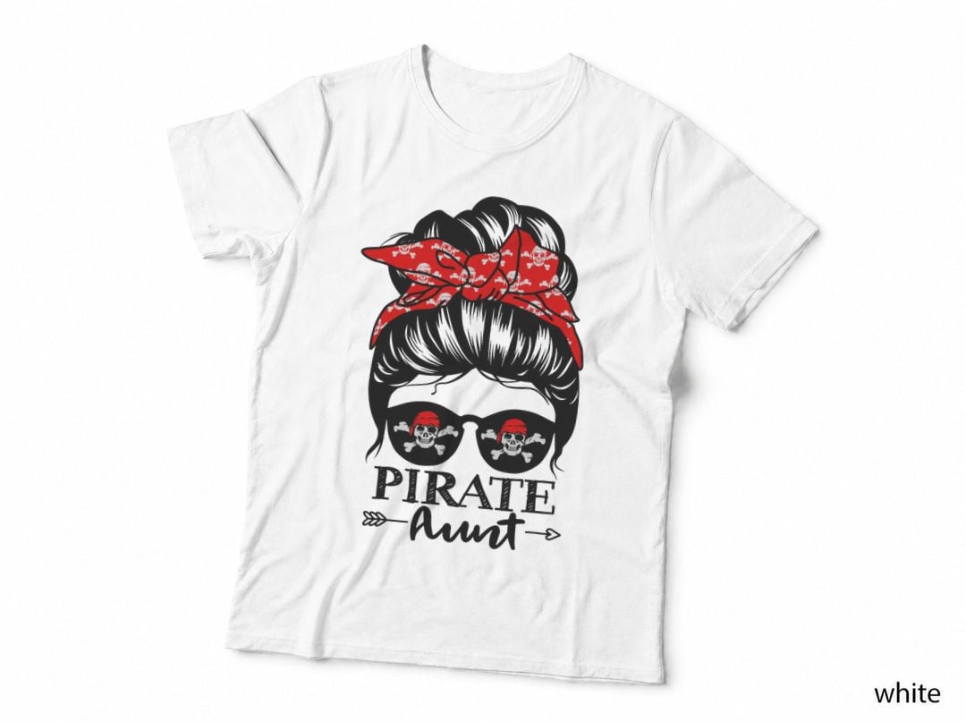 Pirate Aunt Messy Bun Hair Funny Skull Pirate Aunt T-Shirt