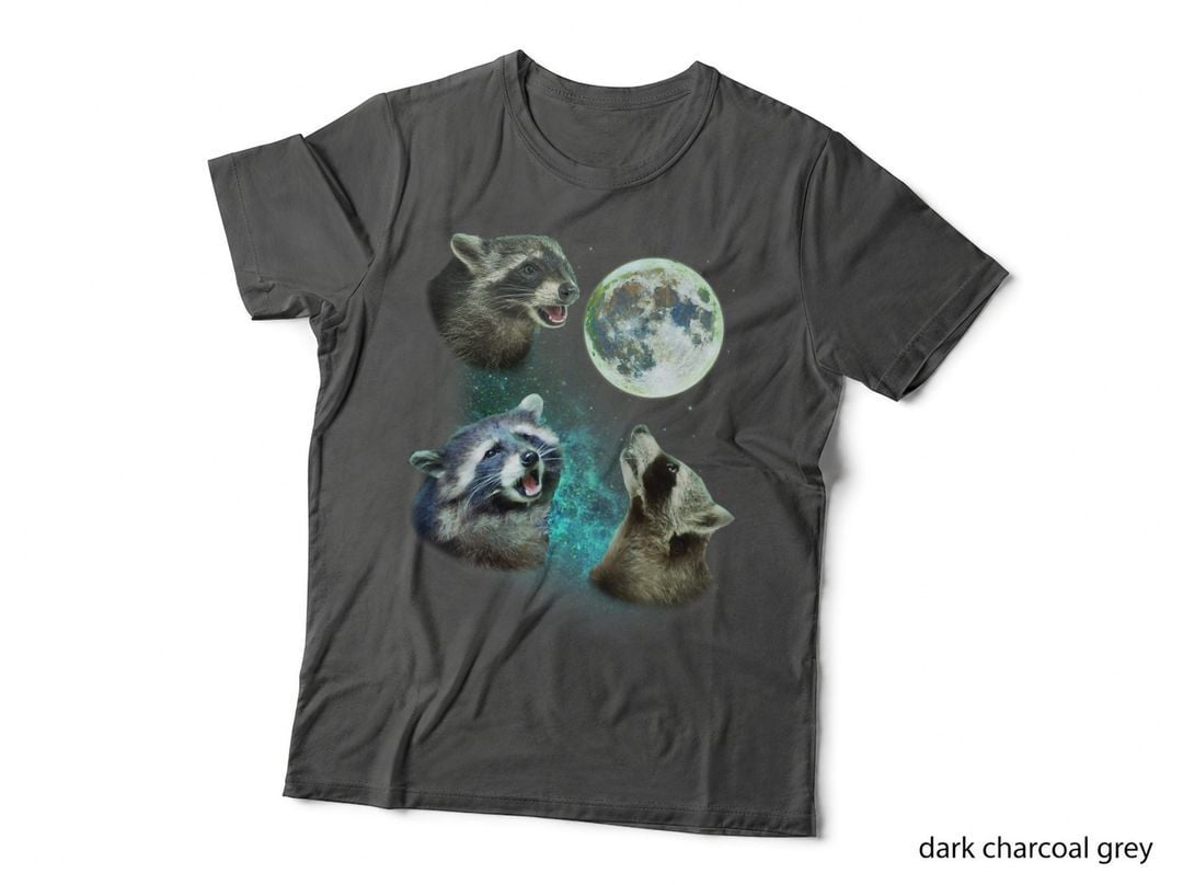 Three Racoons Howl at Moon 3 Wolfs - Funny Wolves Parody T-Shirt
