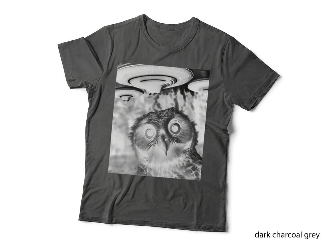 Funny Graphic Tee for Men Women Owl Selfie with Ufos Weird T-Shirt