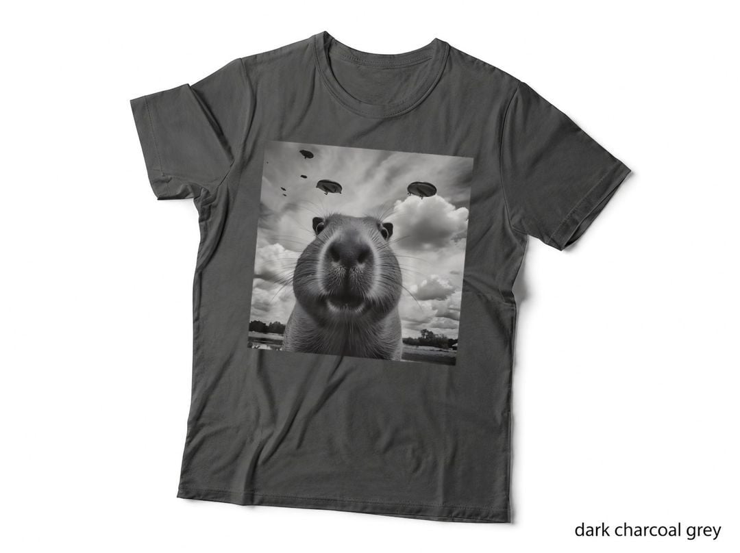 Selfie UFO Capybara Funny Alien UFO Weird Spaceship, Alien UFO T-Shirt