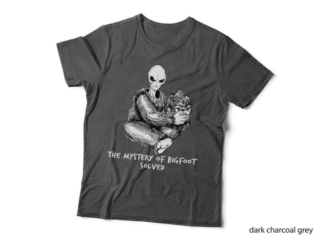 Funny Bigfoot Gift Mystery of Big Foot Alien UFO T-Shirt