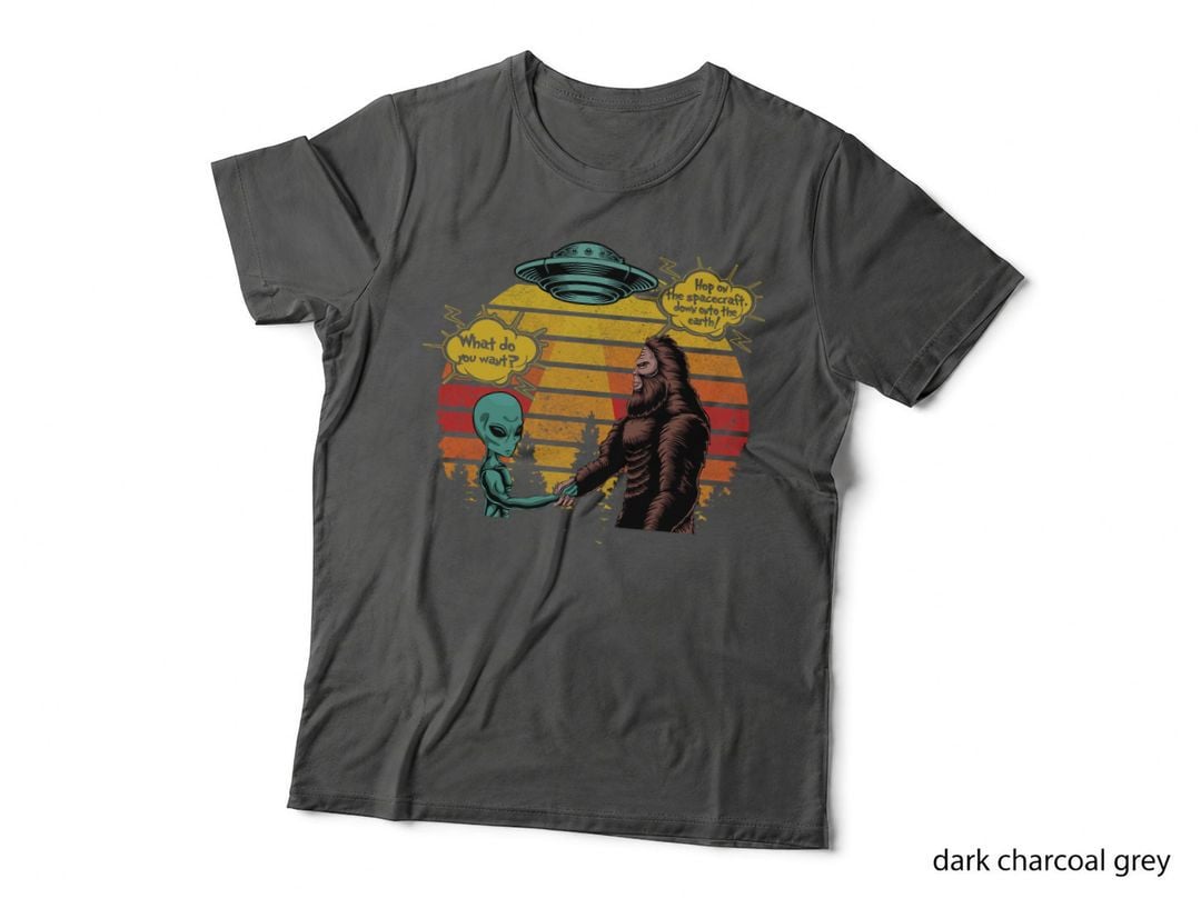 Funny Quote Bigfoot and Alien Retro Funny Space Science T-Shirt