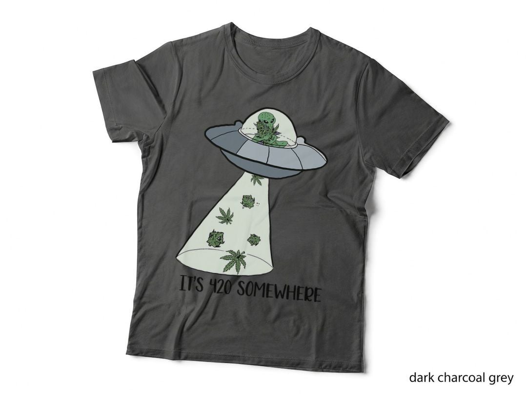 420 Somewhere Weed UFO Alien T-Shirt, Funny Retro Vintage, Stoner Humor