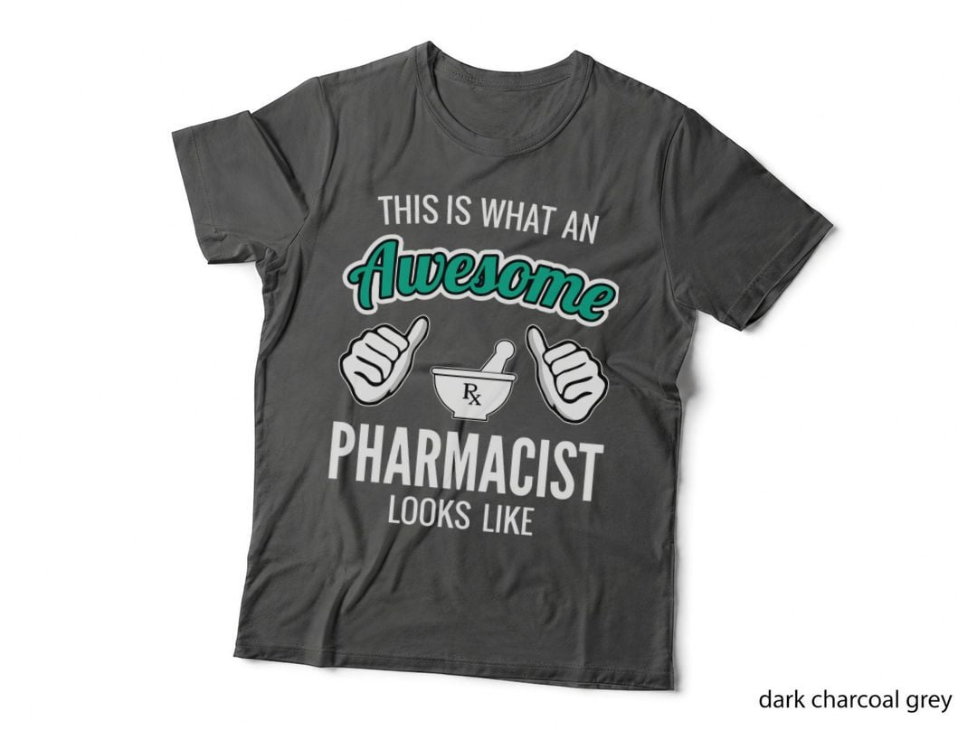 This Is What an Awesome Pharmacist Looks Like Funny Pharmacist Gift T-Shirt