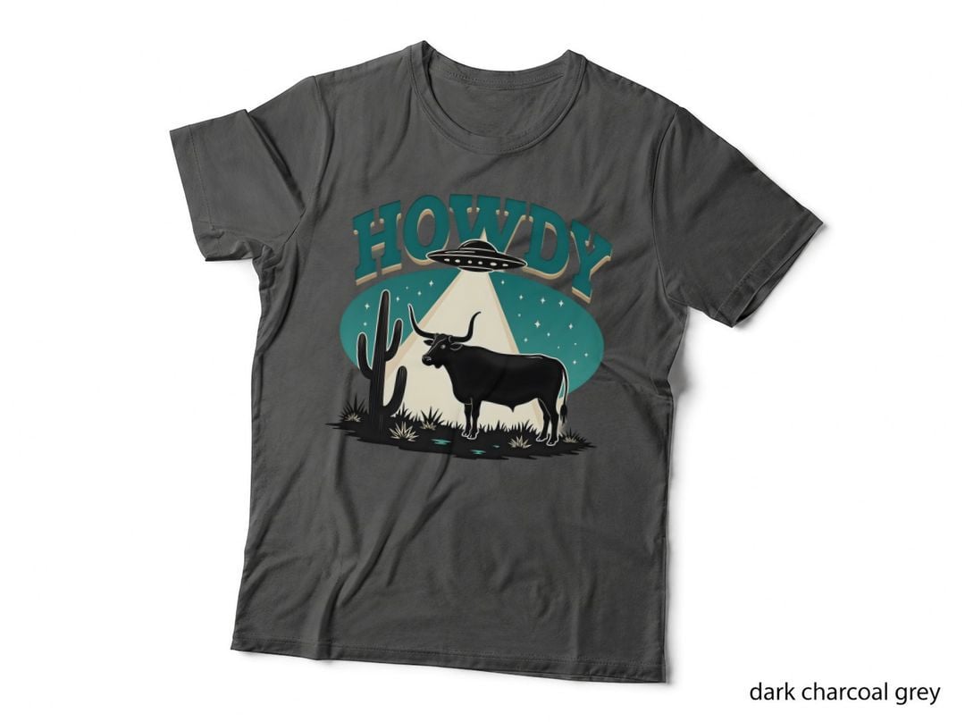 Howdy Retro Western Sci-Fi Humour Funny Longhorn UFO Cactus Illustration T-Shirt