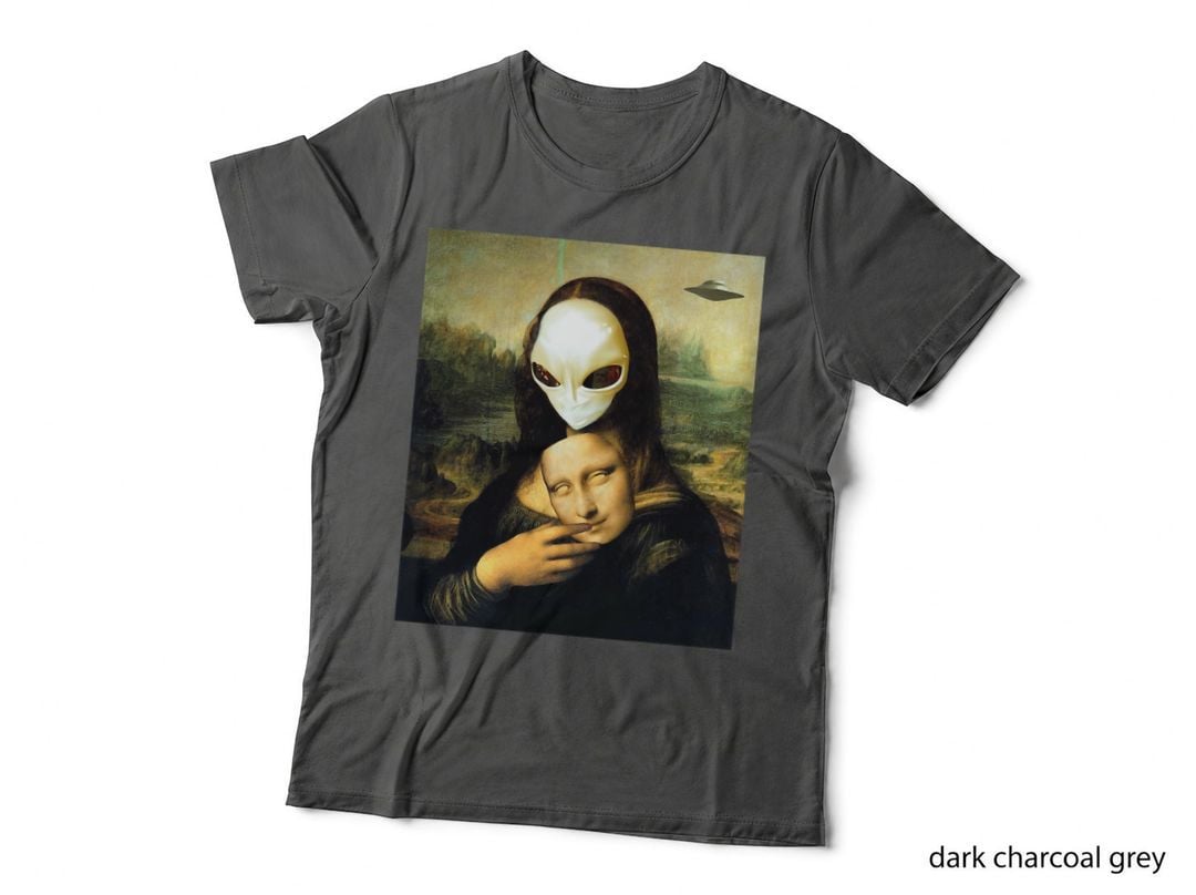 Mona Lisa Alien Funny Art Painting Artwork T-Shirt