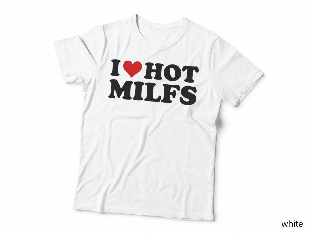 I Love Hot Milfs Funny Red Heart I Heart Hot Moms Milfs Pullover Hoodie T-Shirt