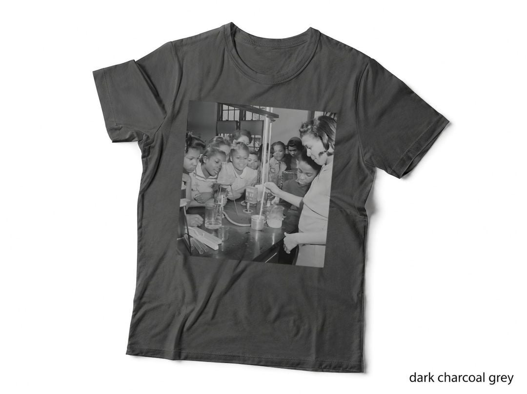 Black Girl Science Vintage Black History Chemistry Teacher T-Shirt