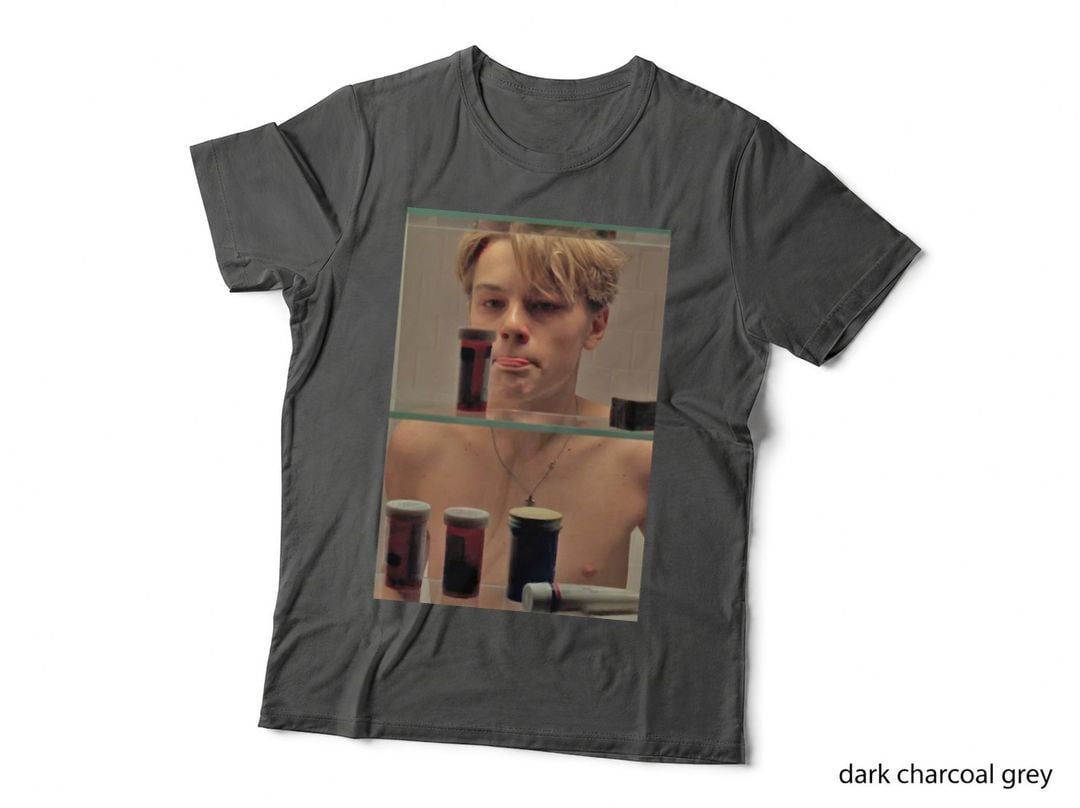 Young Leonardo Dicaprio Photo T-Shirt