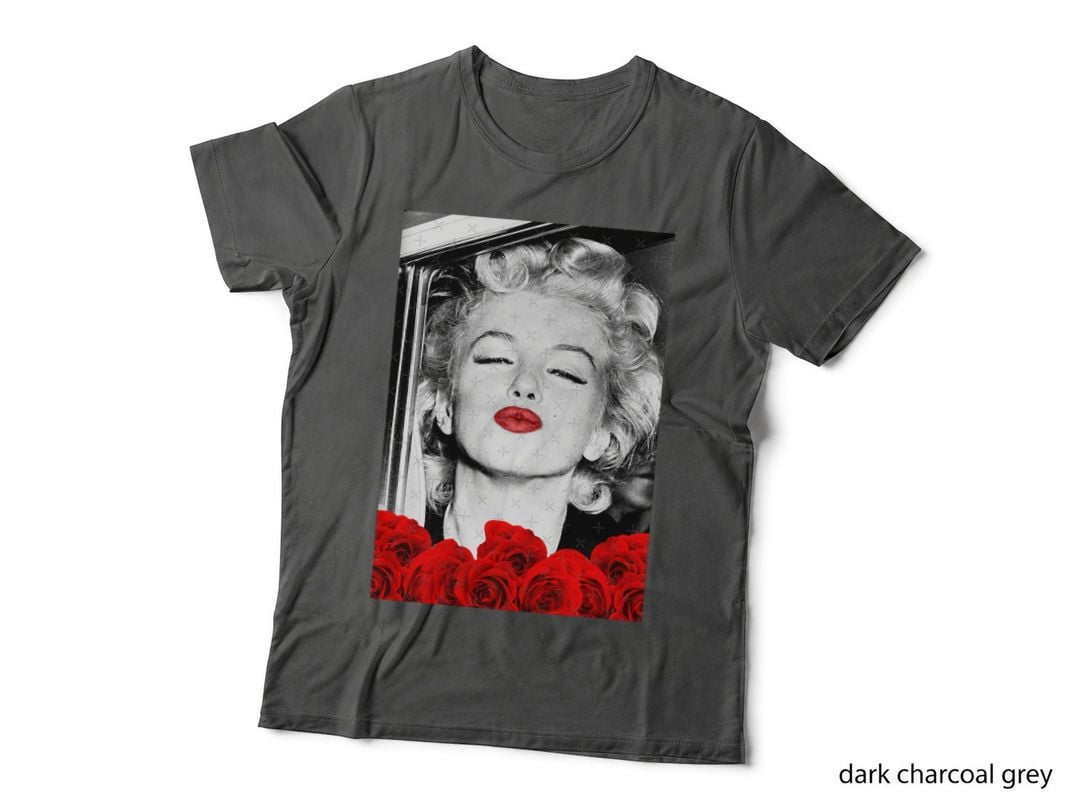 Marilyn Monroe - Love - D88 T-Shirt