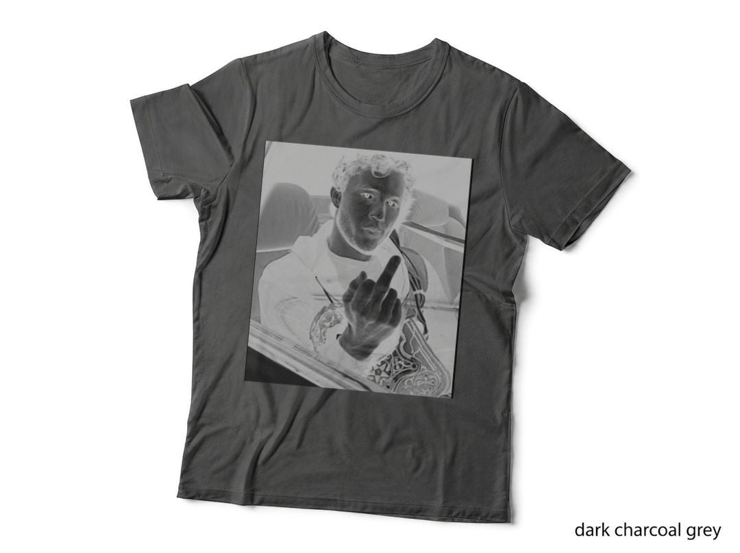 Young Heath Ledger . 1 T-Shirt