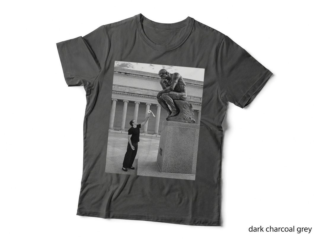 Robin Williams Giving 'the Thinker' T-Shirt
