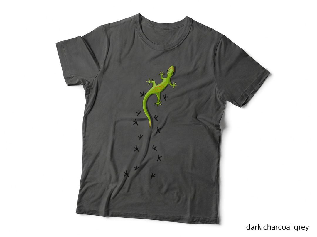 Cute Lizard Reptile with Tracks Climbing Gecko T-Shirt