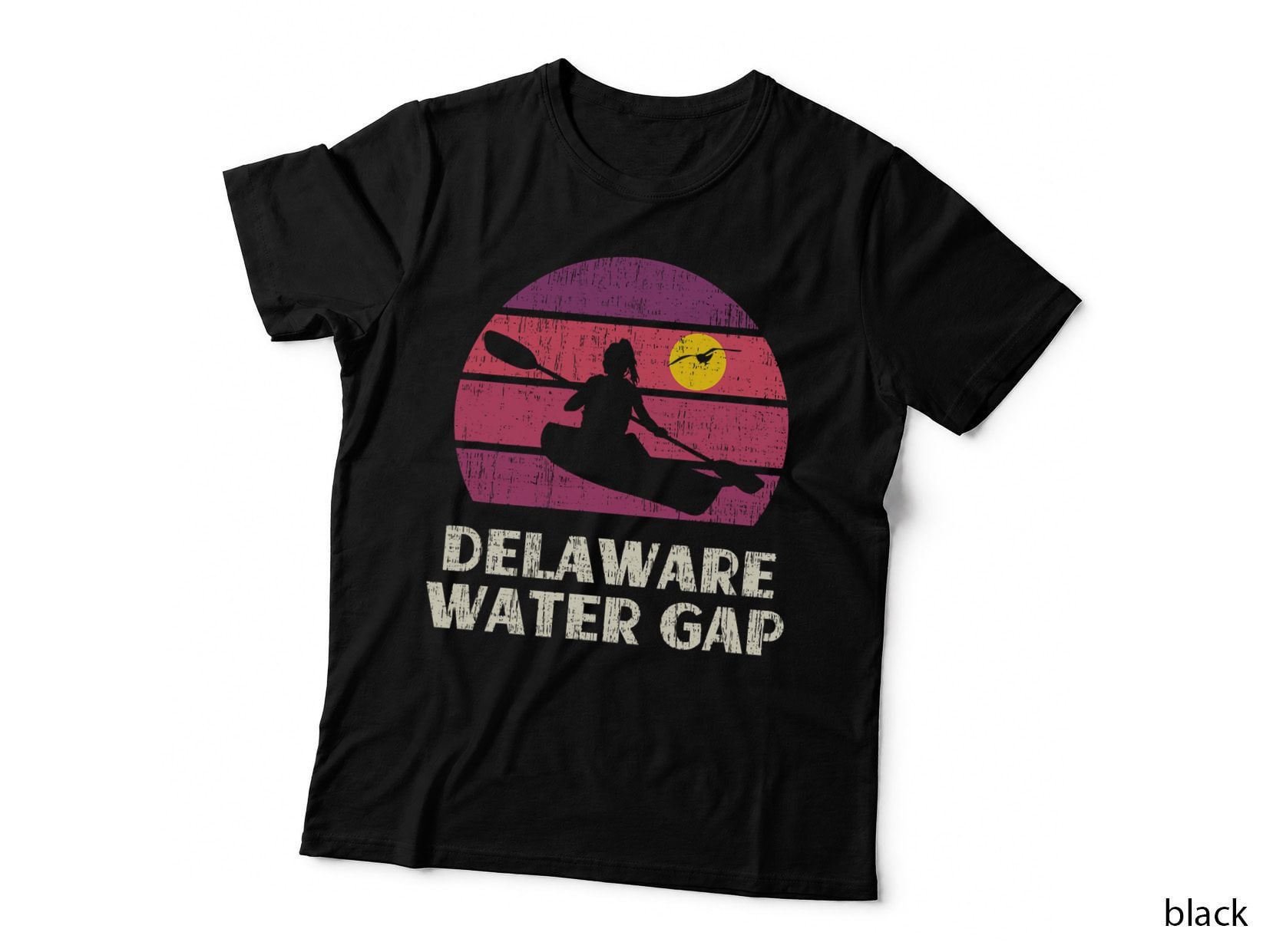 Delaware Water Gap Kayaking Retro 70s Vintage Sunset Kayak T-Shirt