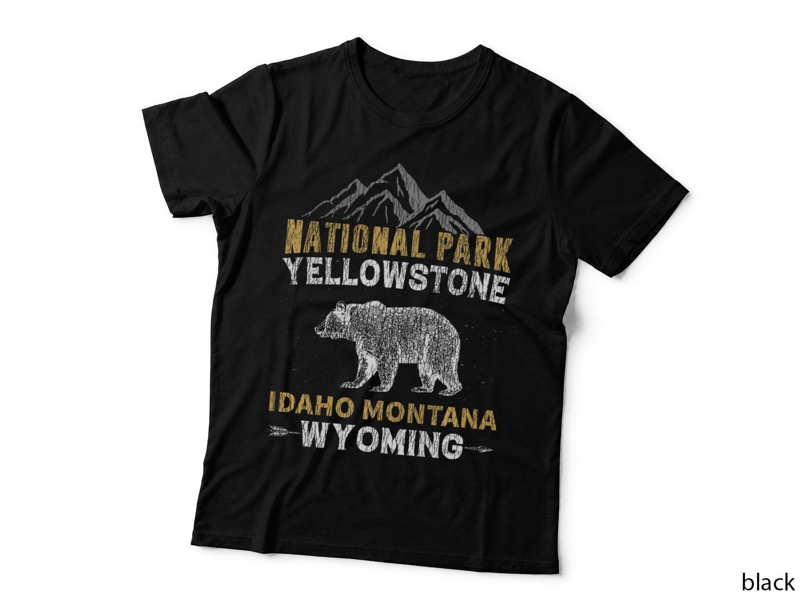 Vintage Grizzly Bear Hiking Camper Yellowstone National Park, Camping T-Shirt
