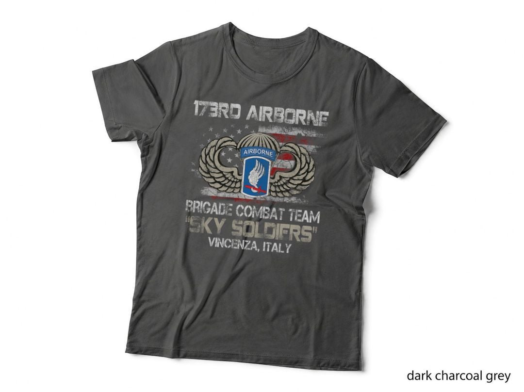173rd Airborne Brigade Combat Team U.s Flag Veteran Gift Men T-Shirt