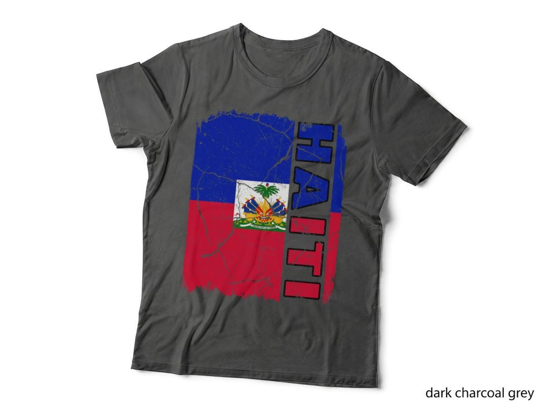 Vintage Haitian Flag Haiti Pride Roots Heritage Gift T-Shirt
