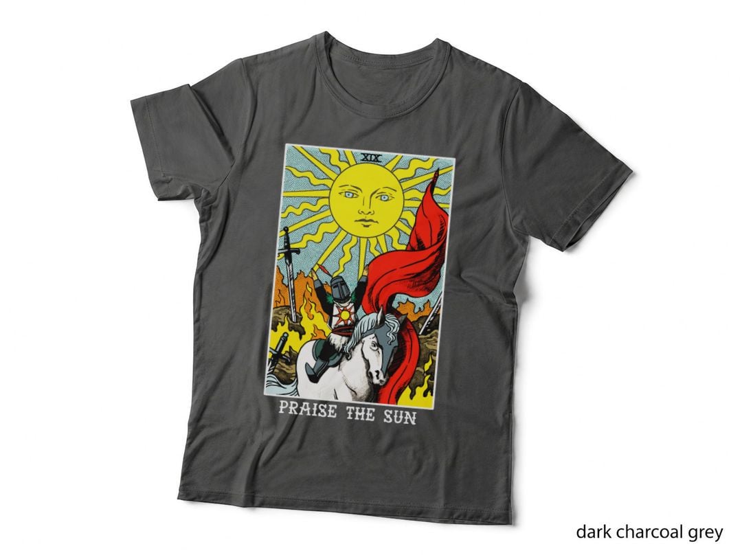 Praise the Sun Tarot T-Shirt Mug Classic T-Shirt