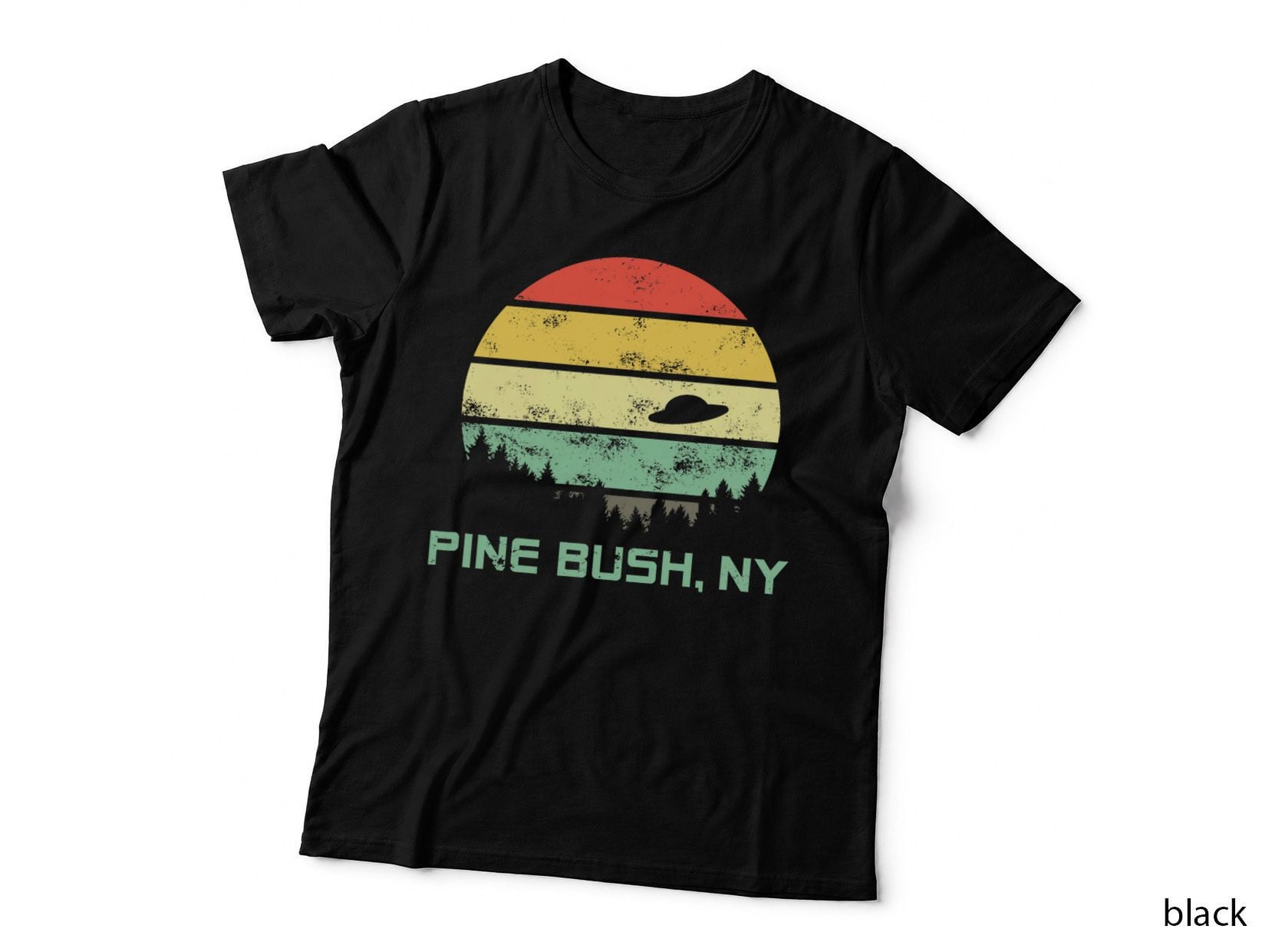 Retro Pine Bush, NY Alien Distressed T-Shirt