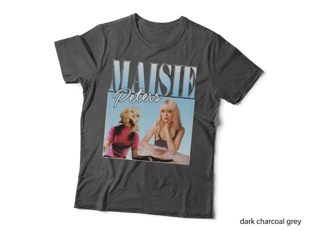 Maisie Peters Pop Star Retro Dual Pose Blue Background T-Shirt