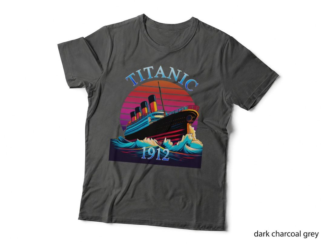 Titanic Sailing Ship Vintage Cruise Vessel 1912 T-Shirt