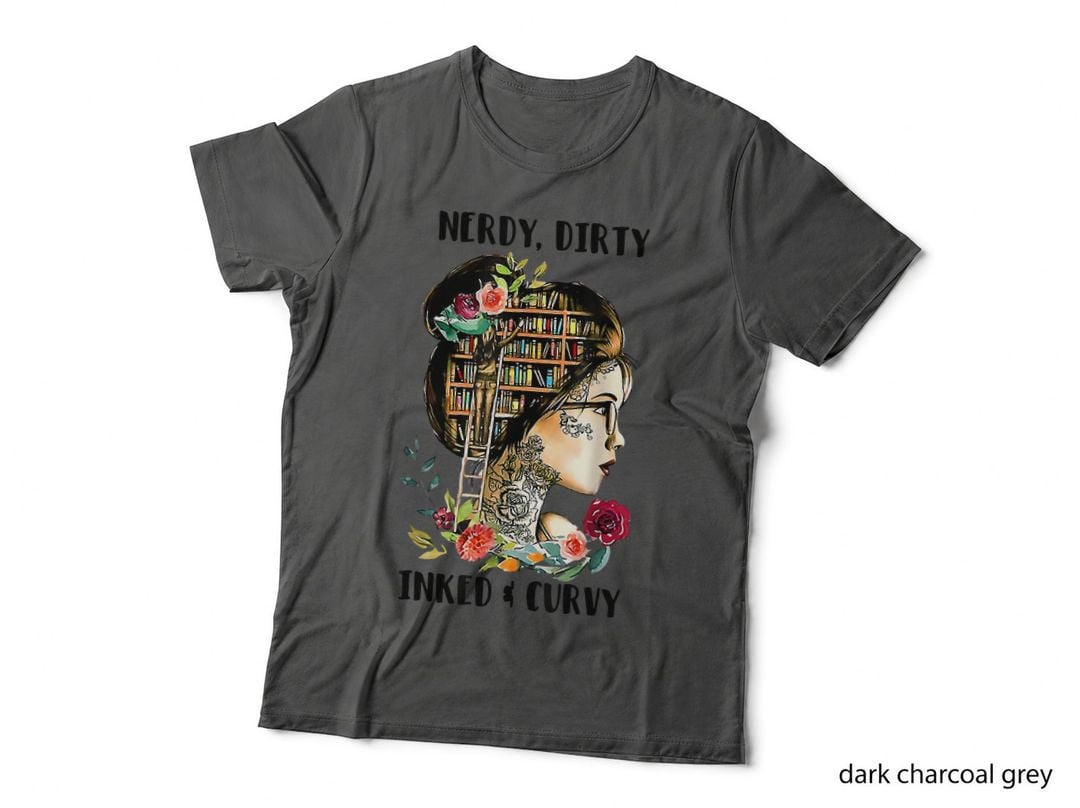 Vintage Nerdy Dirty Inked Curvy Girl Tattoo Reading Lover T-Shirt