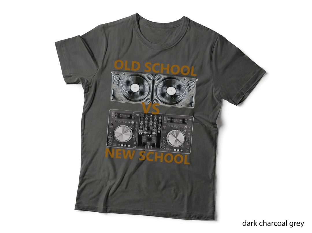 Old School DJ vs New School DJ, Housedance Music, EDM, Dance Party T-Shirt