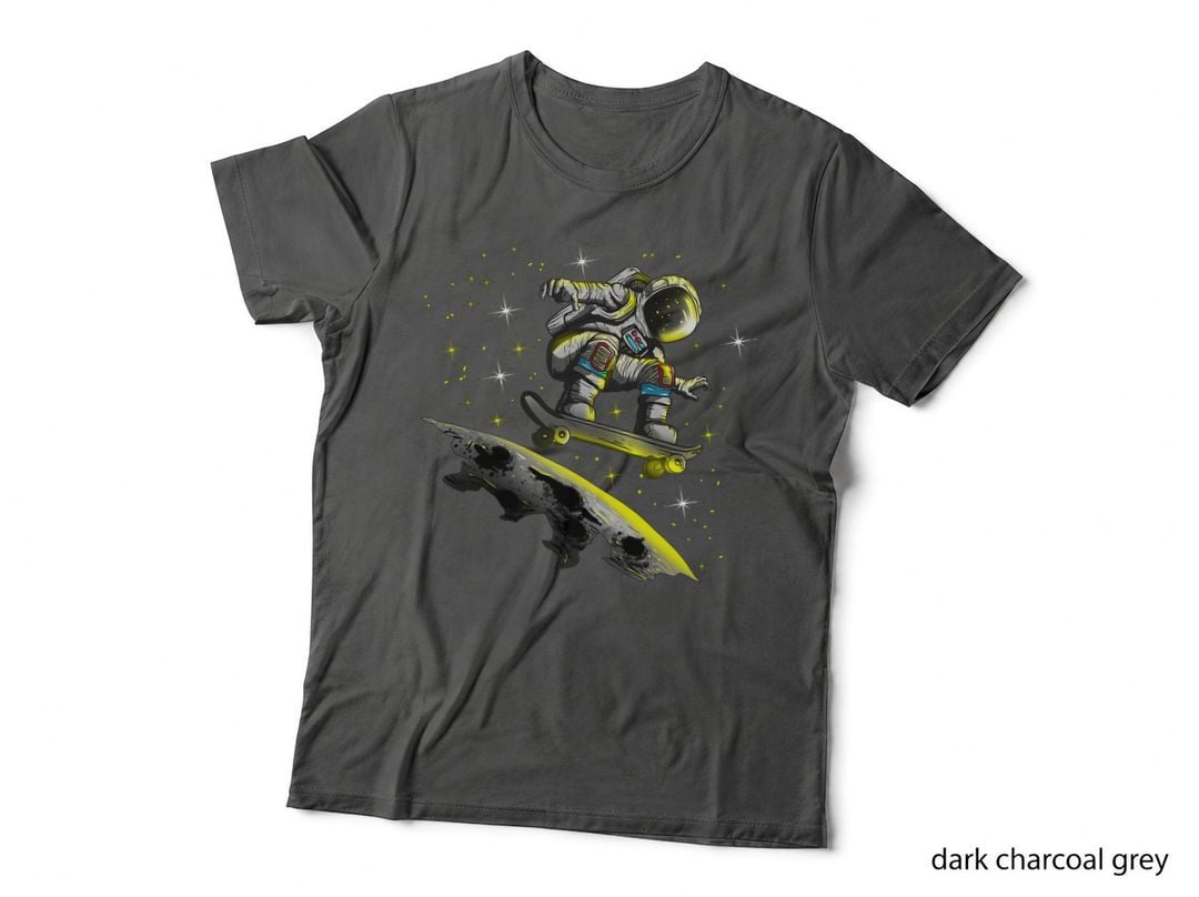 Astronaut Skater Skateboarde Space Skating Moon Surface T-Shirt