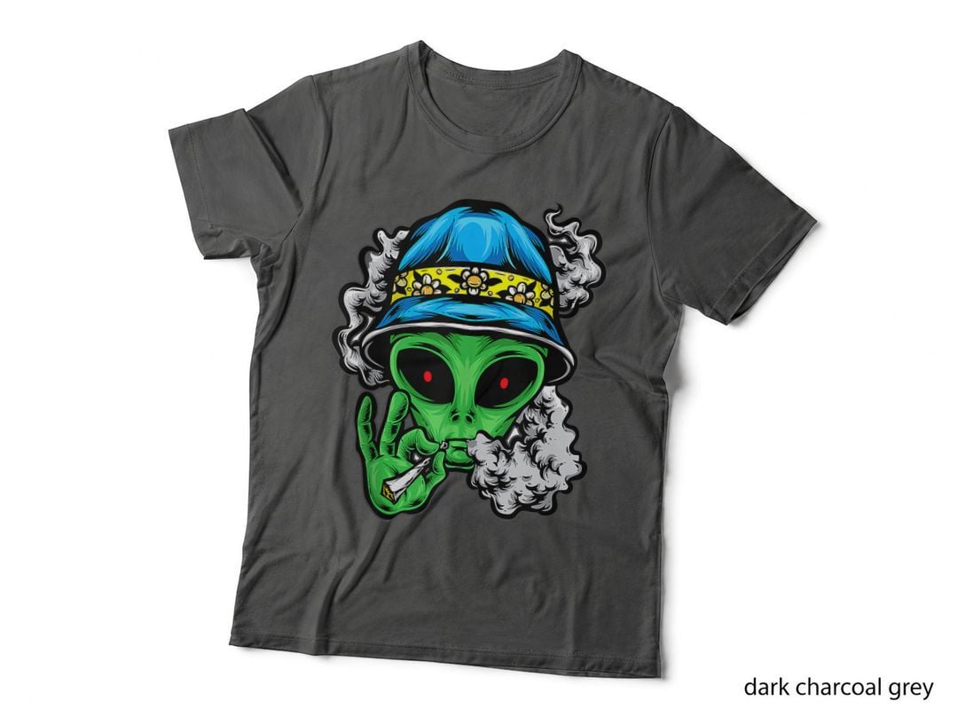Marijuana Smoking Alien - Just Chilling Weed Stoner 420 T-Shirt