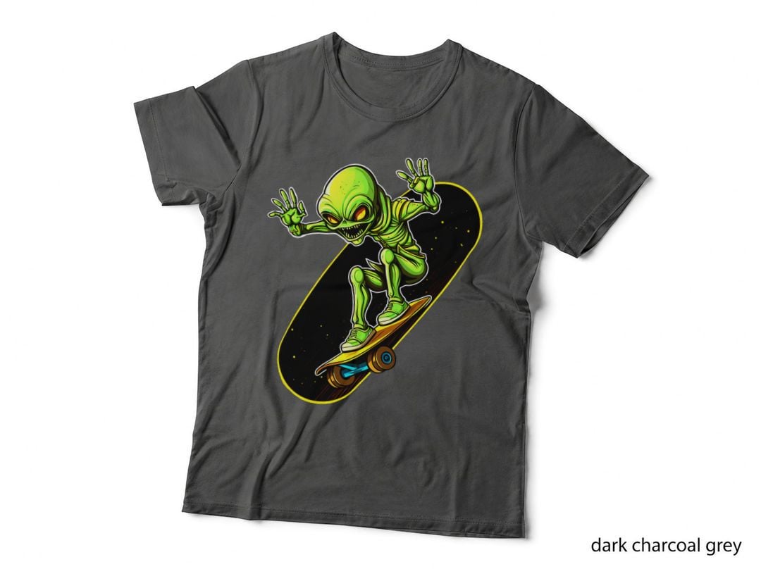 Skateboarding Alien Skateboard Alien Summer Sports Art T-Shirt